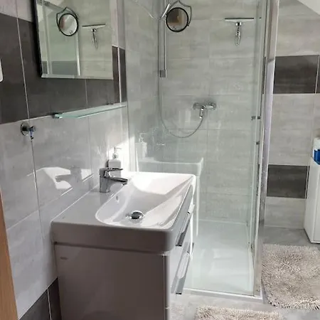V Brdech S Bazénem, Infra Saunou A Vybavením Villa Mala Viska