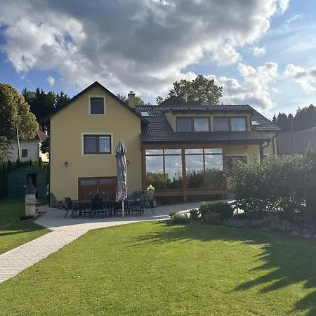 V Brdech S Bazénem, Infra Saunou A Vybavením Villa Mala Viska