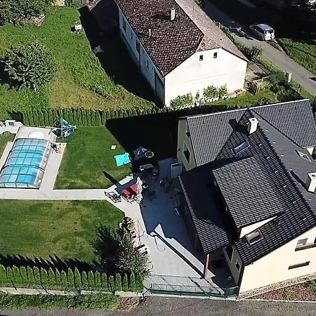 Villa V Brdech S Bazénem, Infra Saunou A Vybavením Mala Viska