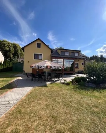 V Brdech S Bazénem, Infra Saunou A Vybavením Villa *