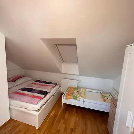 V Brdech S Bazénem, Infra Saunou A Vybavením Villa