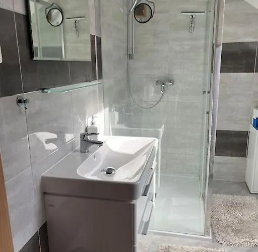 V Brdech S Bazenem, Infra Saunou A Vybavenim Villa Mala Viska