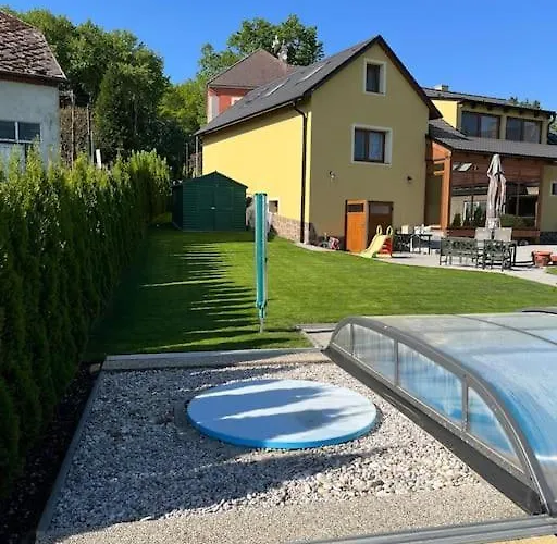 V Brdech S Bazenem, Infra Saunou A Vybavenim Villa Mala Viska