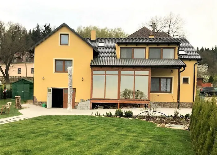 V Brdech S Bazenem, Infra Saunou A Vybavenim Villa *