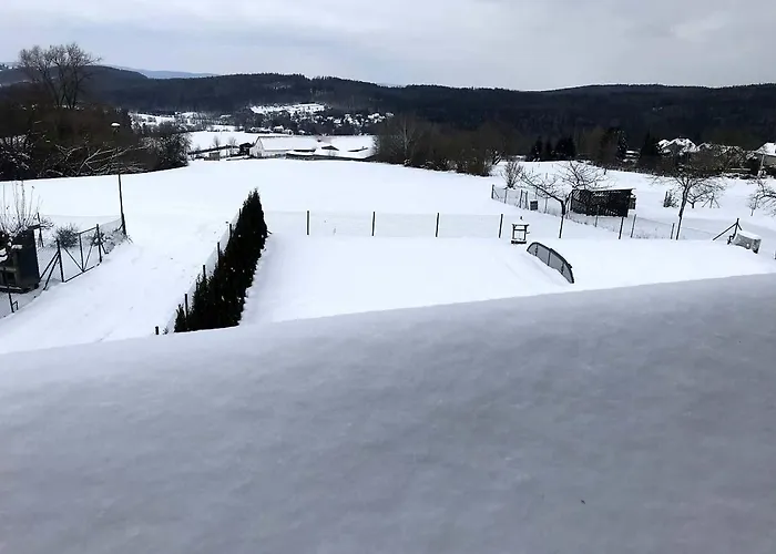 V Brdech S Bazenem, Infra Saunou A Vybavenim Villa