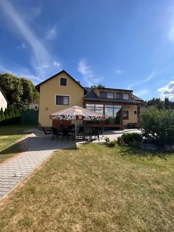V Brdech S Bazenem, Infra Saunou A Vybavenim Villa *
