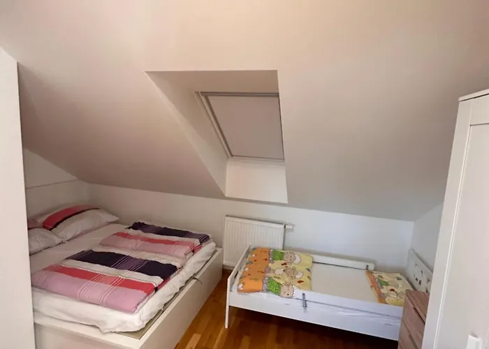 V Brdech S Bazenem, Infra Saunou A Vybavenim Villa
