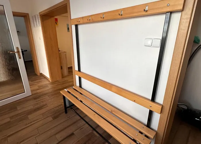 Villa V Brdech S Bazenem, Infra Saunou A Vybavenim
